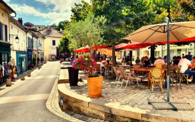 Aubeterre-sur-Dronne & De Ondergrondse Kerk: Een Reis naar het Verborgen Juweel van de Charente