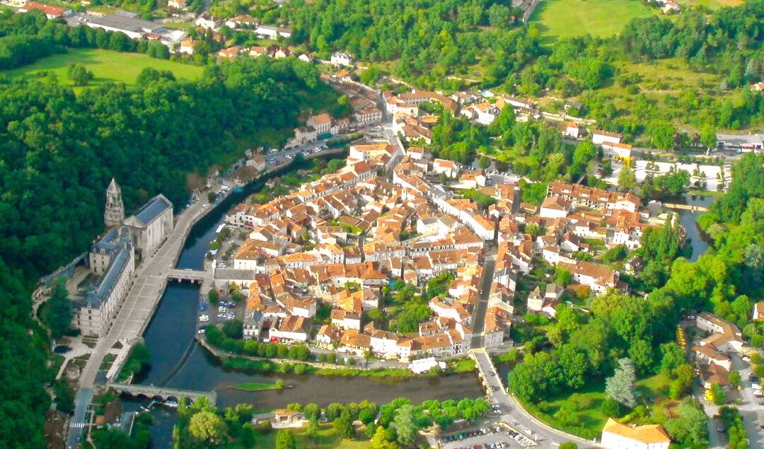 Het Venetië van de Périgord: Een Magische Dagtocht naar Brantôme