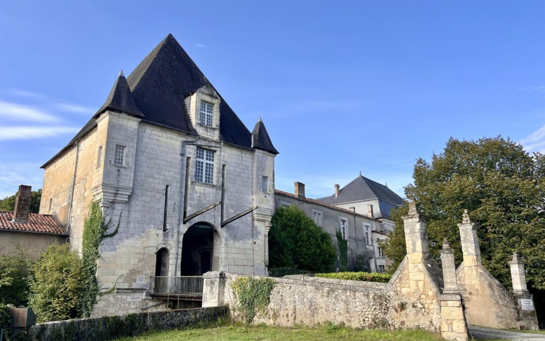 L&rsquo;Histoire à Notre Porte: À la Découverte du Majestueux Château de Chalais