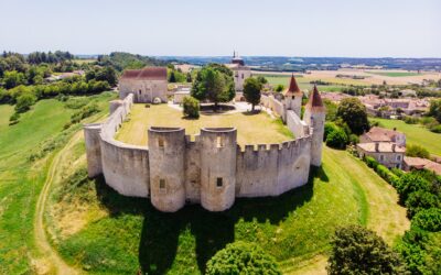 Ontdek de Majesteit van het Château de Villebois-Lavalette: Een Tijdloos Juweel in de Charente