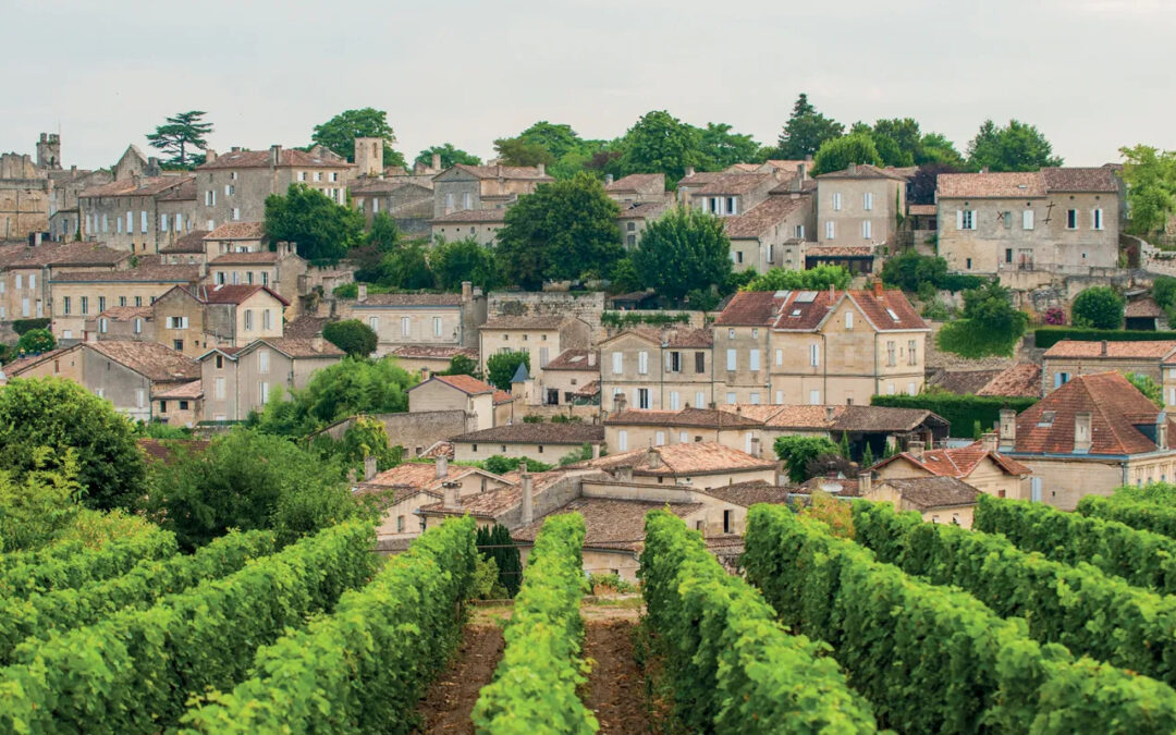 Saint-Émilion: Un Voyage Intemporel au Cœur du Plus Célèbre Village Viticole du Monde