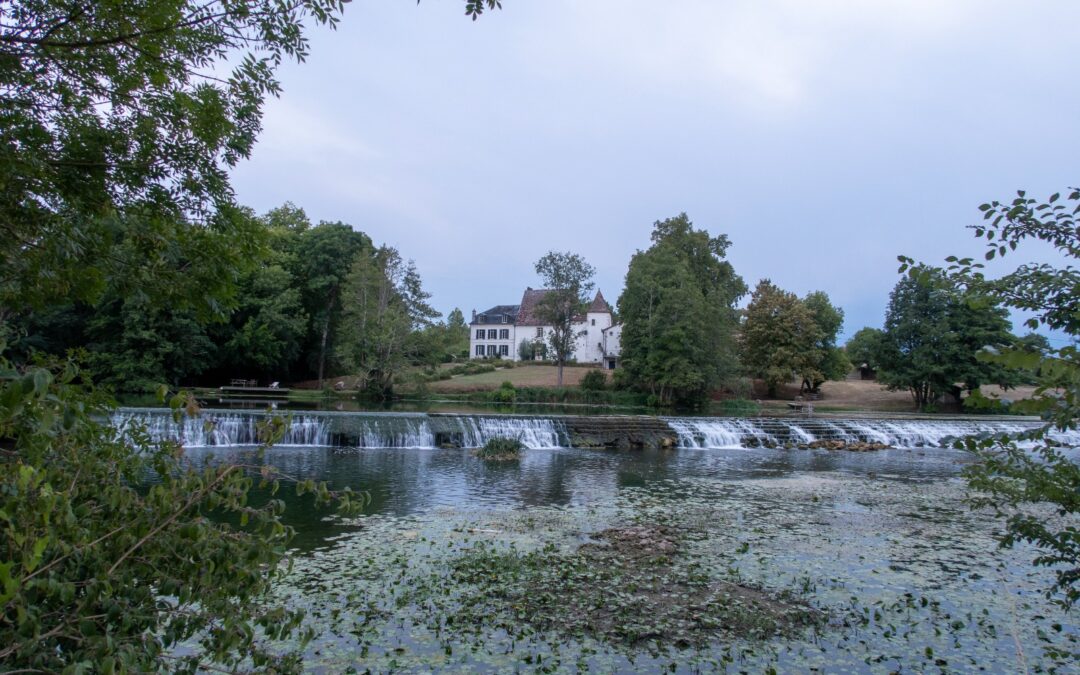 Een Ontsnapping aan de Rivier: Picknicken langs de Dronne bij Chenaud